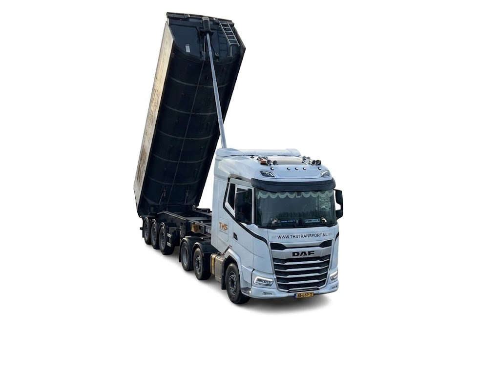Vrachtwagen met opgetilde kipper